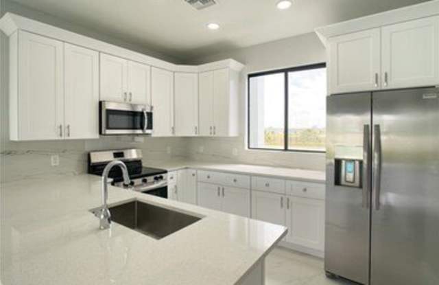 2602 Diplomat Parkway W Gallery 4