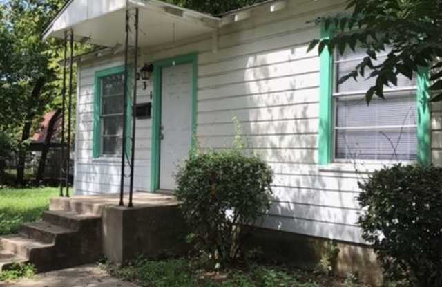 231 W Sycamore St - 231 W Sycamore St, Denton, TX 76201