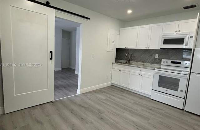 5011 SW 5th St photos photos