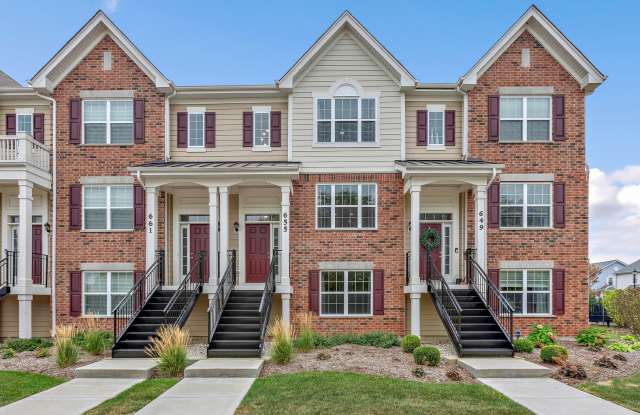 655 Hickory Street - 655 West Hickory Street, Mundelein, IL 60060