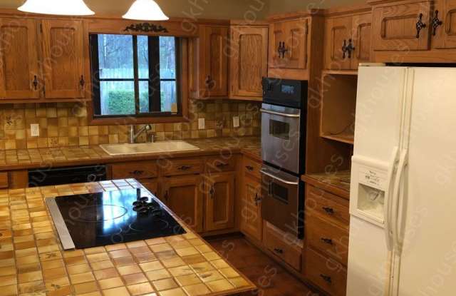 2176 Gunstock Dr Gallery 3
