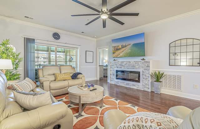 4869 Luster Leaf Circle Gallery 1