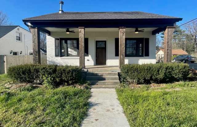Charming 5 Bed, 3 Bath Home in the Heart of Sylvan Park photos photos
