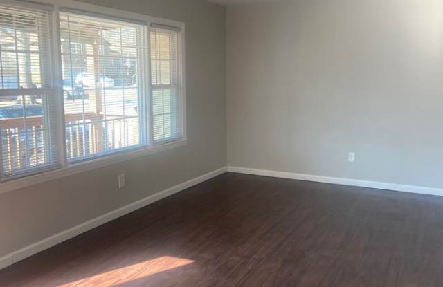 4507 North Askew Avenue Gallery 4