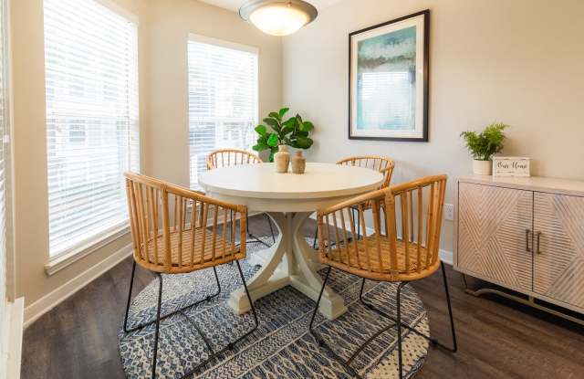 Arbors Harbor Town Gallery 4