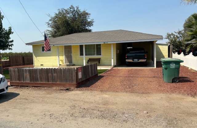 Updated charm and space in this 2 bedroom home in Armona photos photos