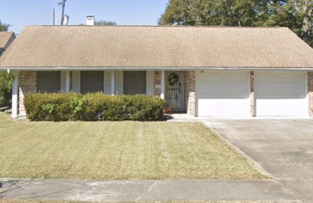 3933 Lakeshore Drive Gallery 1