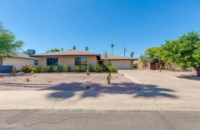1119 E BALBOA Drive photos photos