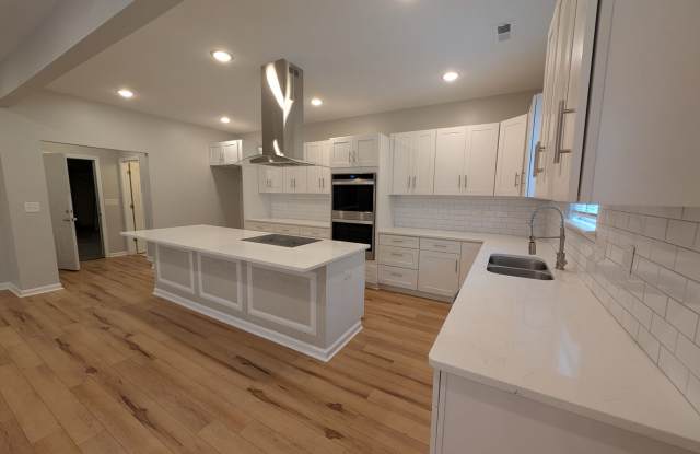 Room in 4 Bedroom Home at Stone Mountain Dr photos photos