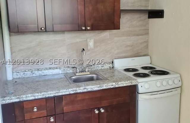 5411 Ravenswood Rd photos photos