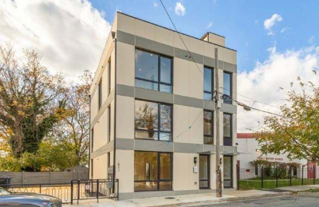 1850 CAPITOL Avenue NE Gallery 1