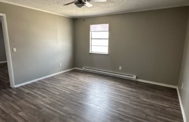 211 S Carolina - A Gallery 3