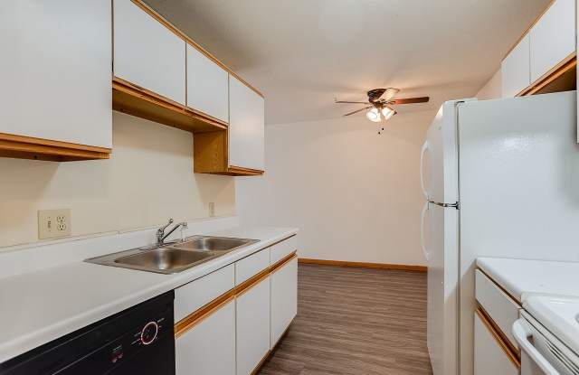 2435 Pillsbury Ave South photos photos
