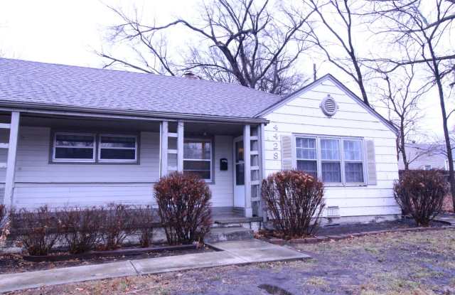February FREE On This Updated 1 Bedroom 1 Bath Duplex in Olathe Kansas photos photos