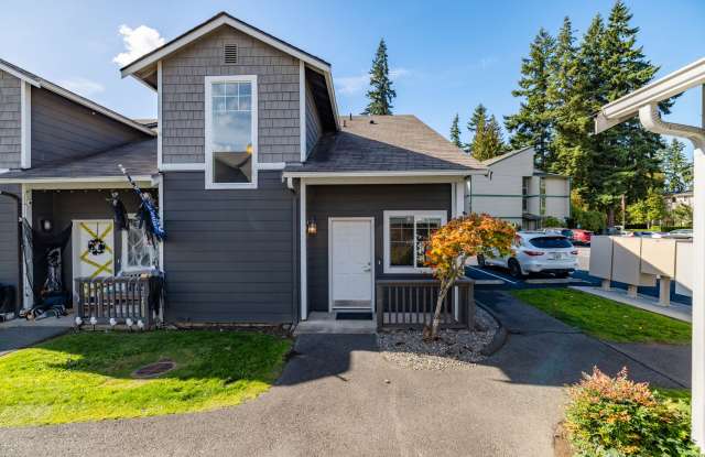 MOVE IN READY 10/15! 3 bed, 2 bath attached garage. Gallery 1