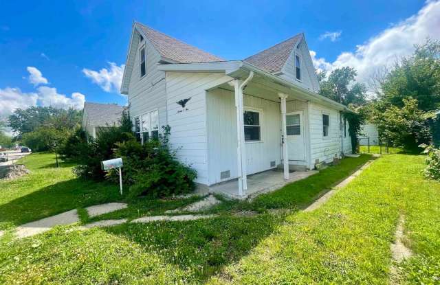 4 bedroom 1.5  bath  home Gallery 1