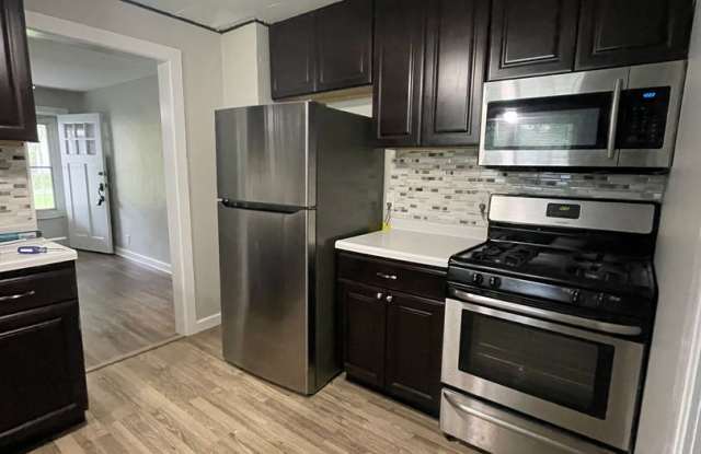 Remodeled 2 Bedroom Home Available NOW photos photos