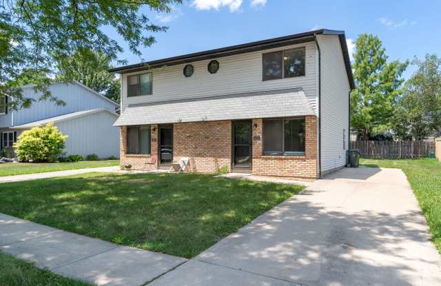 $1,250 | 2 Bedroom, 1.5 Bathroom Duplex | No Pets Allowed | Sublease Available for an August 1st, 2025 Move-In!* photos photos