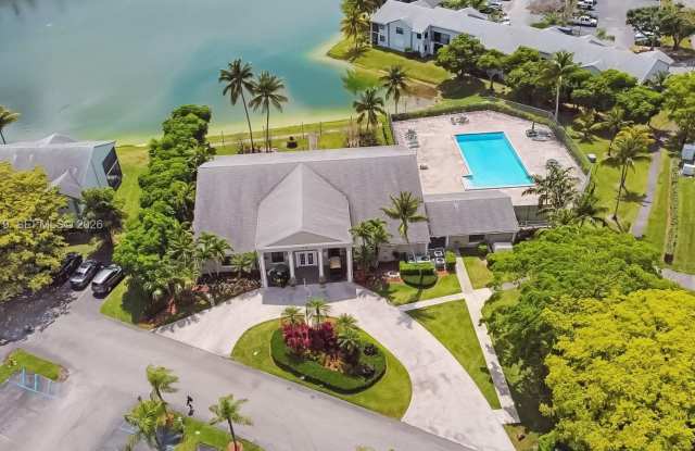 1150 N Liberty Ave photos photos