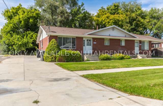 139 N Center St photos photos
