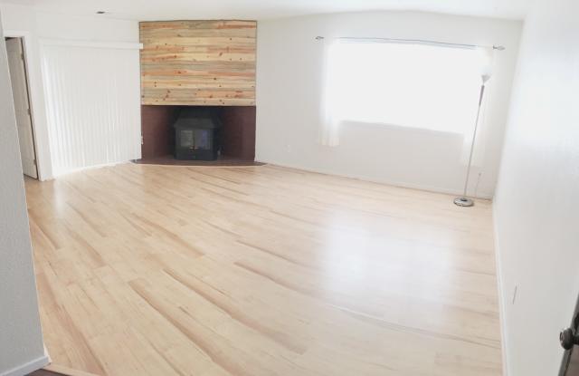 Perfectly Located 2 Bed/1.75 Bath Condo - Available Aug. 2026! photos photos Perfectly Located 2 Bed/1.75 Bath Condo - Available Aug. 2026! photos photos