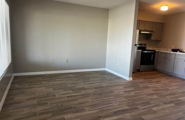 2BD/1BA/Single carport - Venice Gallery 4