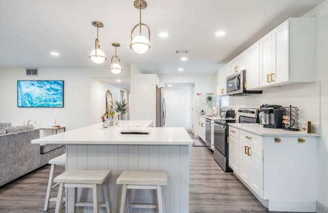 4402 West McElroy Avenue Gallery 3