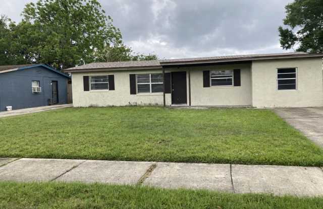4 bed/1.5 bath Home For Rent in Malibu Grove/Carver Shores Gallery 1
