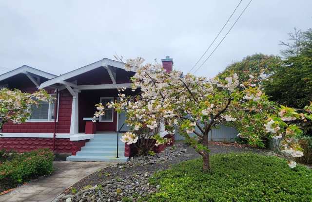 Single Family Fully Furnished Home with All Utilities include! photos photos