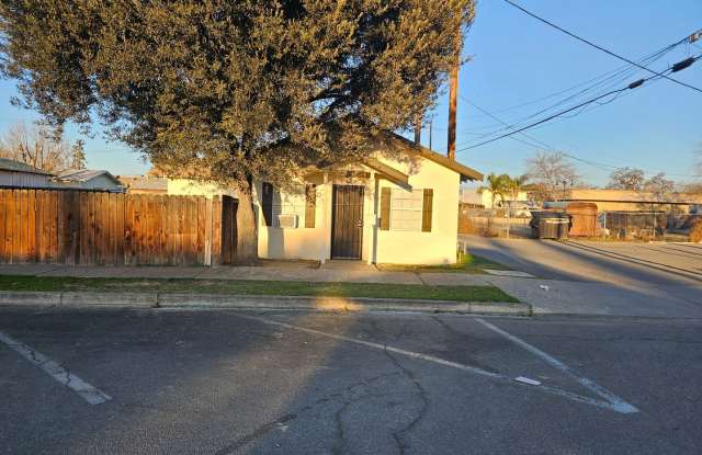 422 Munzer - 422 Munzer Street, Shafter, CA 93263