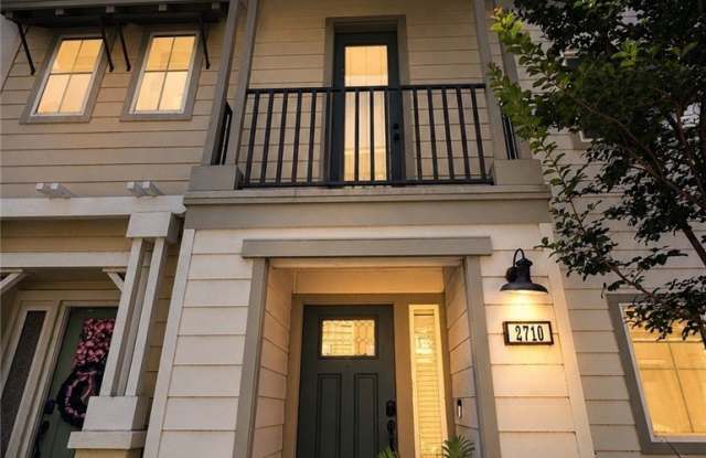 2710 Valor photos photos