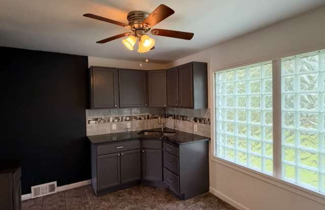 20214 Southfield Freeway Gallery 2