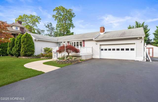 351 Hollywood Avenue photos photos