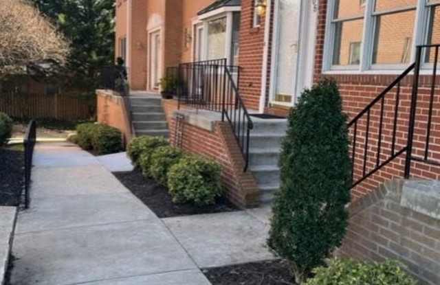 205 LOCUST STREET SE - 205 Locust Street Southeast, Vienna, VA 22180