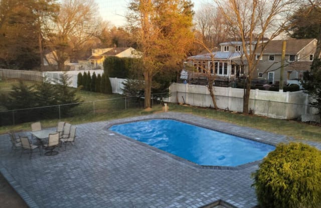 10 Arlene Drive - 10 Arlene Drive, West Long Branch, NJ 07764
