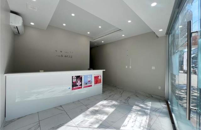 7015 3rd Avenue Gallery 3