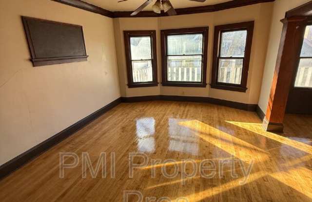 2574 N 41st St photos photos