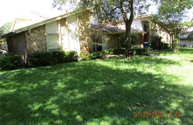 202 Hollyhill Lane - 202 Hollyhill Lane, Denton, TX 76205