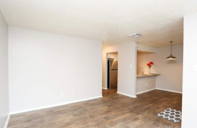 6341 Burns St Gallery 4