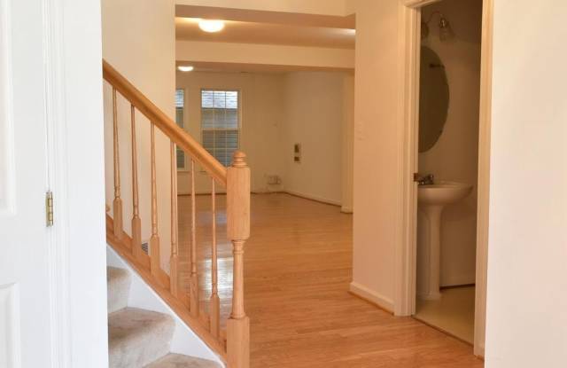 2542 BANSHIRE DRIVE Gallery 2
