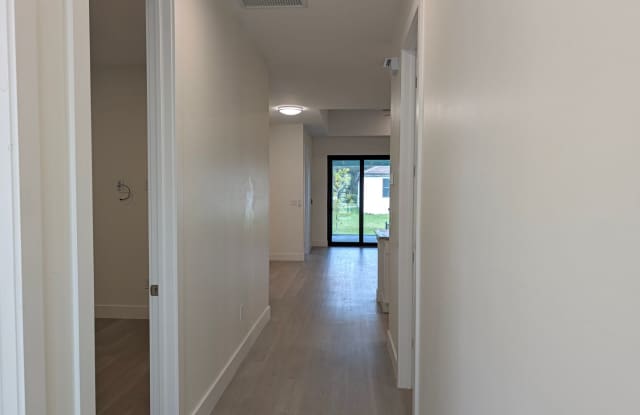 3 bedroom 2 bath Beautiful Duplex Gallery 3