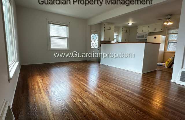 St Louis Park Single Family Home, 2 Baths, Office, Newly Finished Hardwood Floors Gallery 3