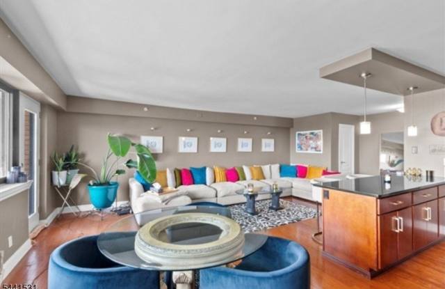 60 Parkway Dr photos photos