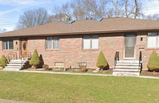 51 Hollywood Ave - 51 Hollywood Avenue, Cuyahoga Falls, OH 44221