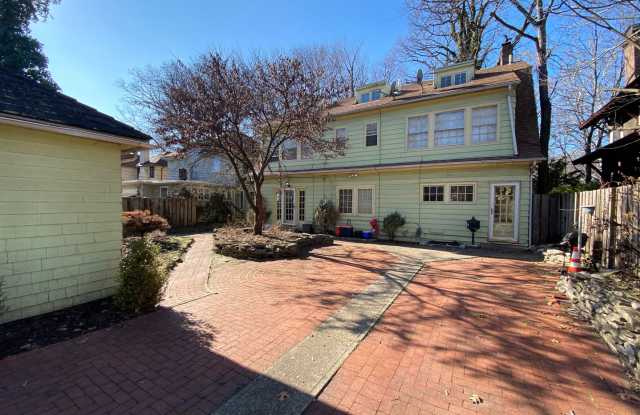 Iuka Ave 2086 NCR - 2086 Iuka Avenue, Columbus, OH 43201