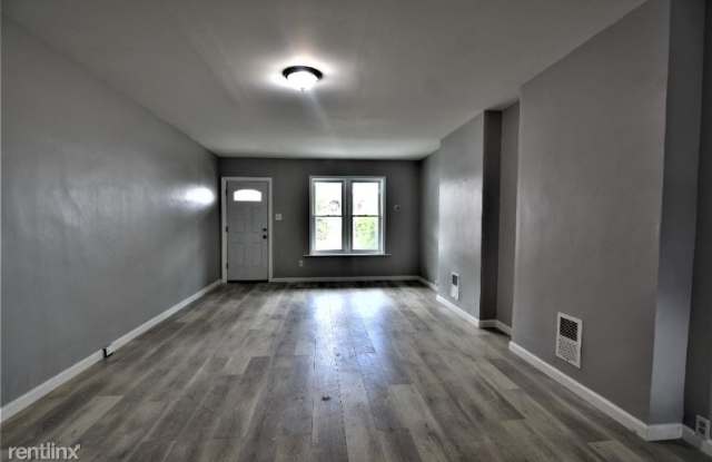 1428 1/2 W Liberty St Gallery 4
