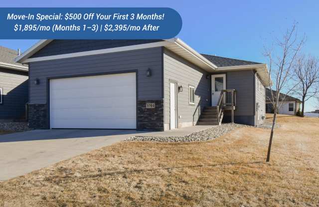 3704 South Outfield Circle - 3704 South Outfield Circle, Sioux Falls, SD 57110