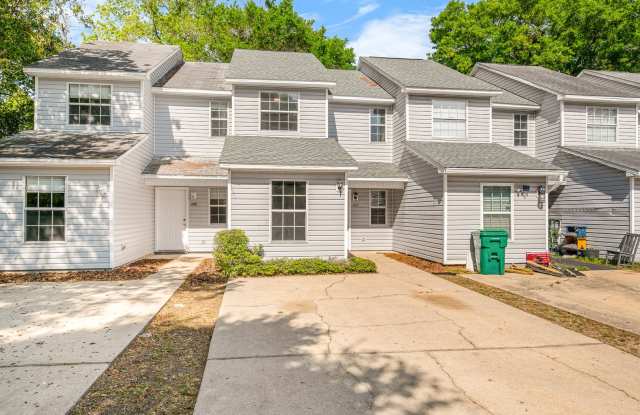 648 Virginia Oak Ct, Fort Walton Beach, FL 32548 MOVE IN SPECIAL!! Waived $350 Cleaning Fee!!!!! photos photos