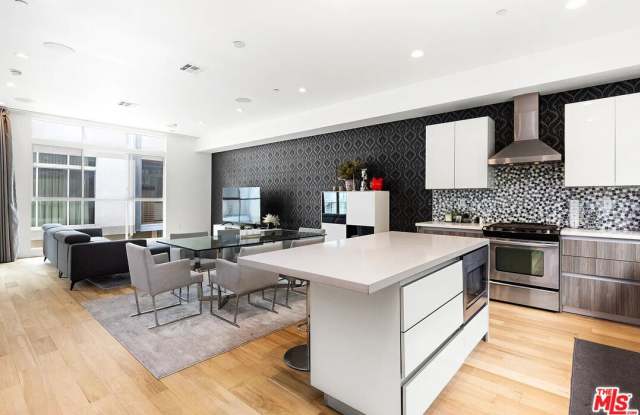 6728 W Hepburn Way Gallery 3