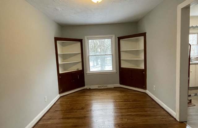 4628 South Amherst Highway Gallery 4